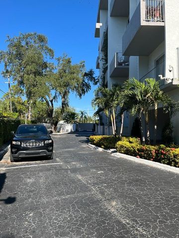 2020 NE 135th St 609, North Miami, FL 33181