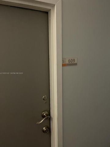 2020 NE 135th St 609, North Miami, FL 33181