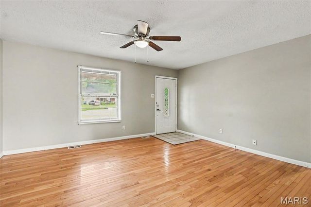 2322 Battlefield Drive, Florissant, MO 63031