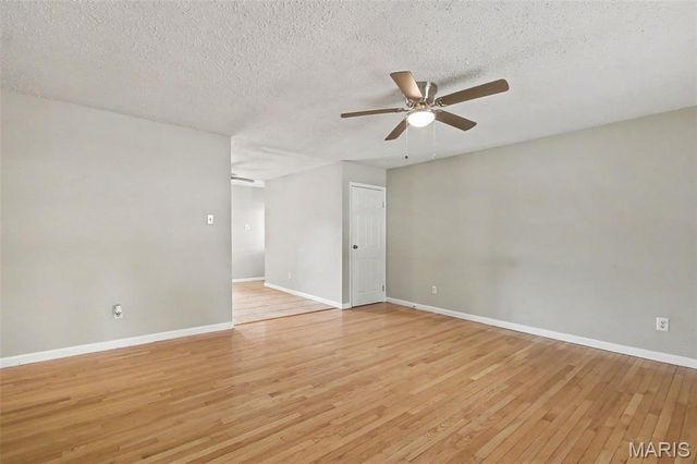 2322 Battlefield Drive, Florissant, MO 63031