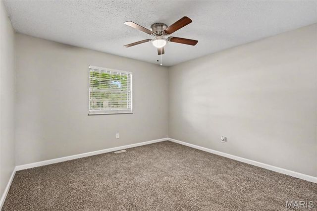2322 Battlefield Drive, Florissant, MO 63031