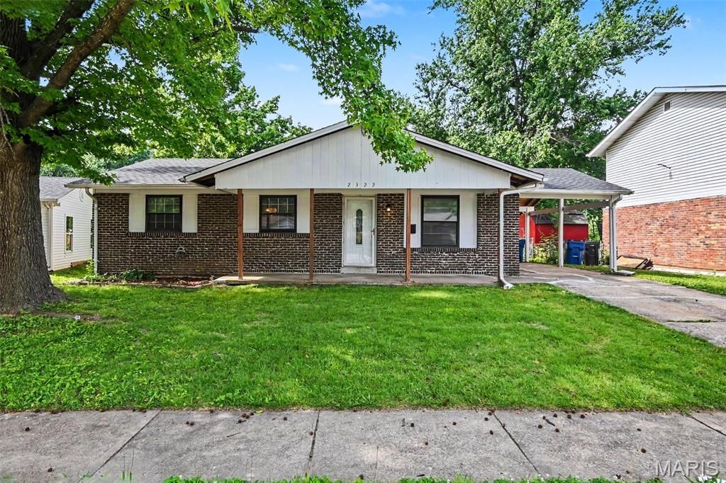 2322 Battlefield Drive, Florissant, MO 63031