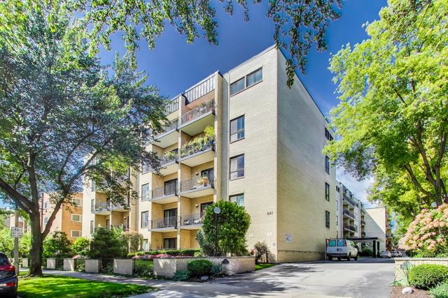 221 N KENILWORTH Avenue 105, Oak Park, IL 60302