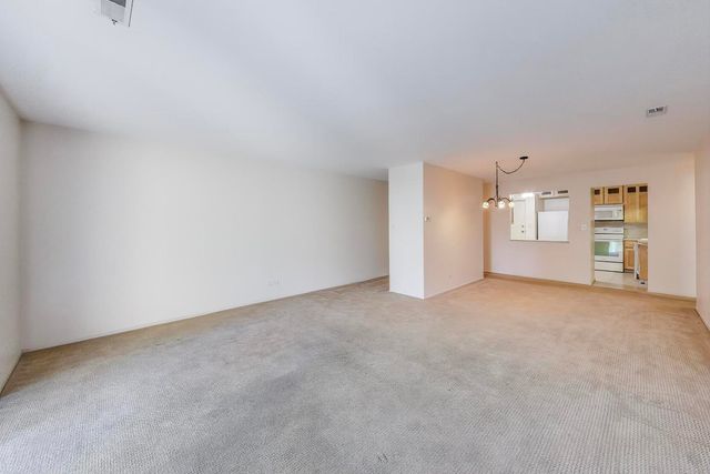 221 N KENILWORTH Avenue 105, Oak Park, IL 60302