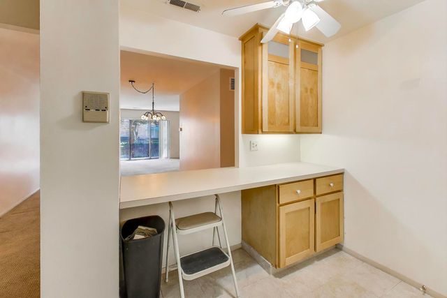 221 N KENILWORTH Avenue 105, Oak Park, IL 60302