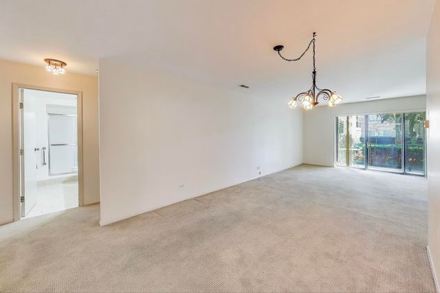 221 N KENILWORTH Avenue 105, Oak Park, IL 60302