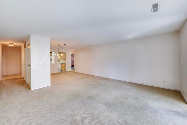 221 N KENILWORTH Avenue 105, Oak Park, IL 60302