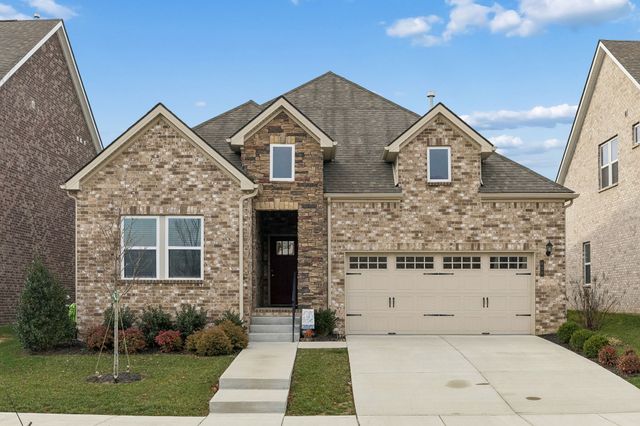 428 Triple Crown Cir, Gallatin, TN 37066