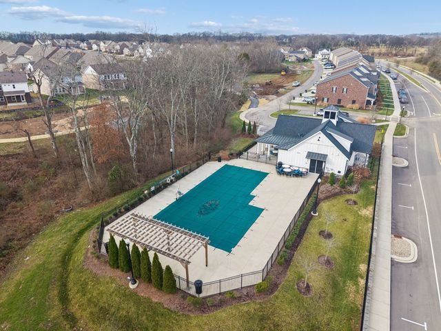 428 Triple Crown Cir, Gallatin, TN 37066