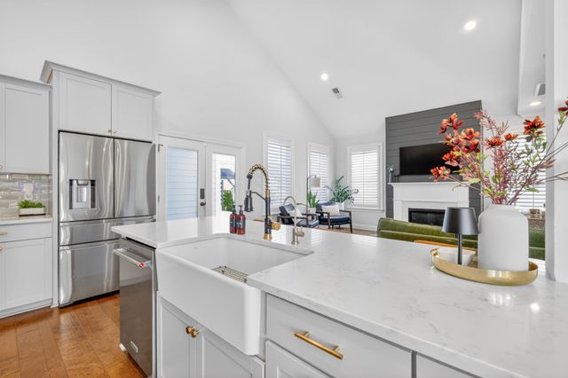 3213 Vinemont Dr, Thompsons Station, TN 37179