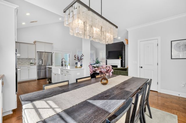 3213 Vinemont Dr, Thompsons Station, TN 37179