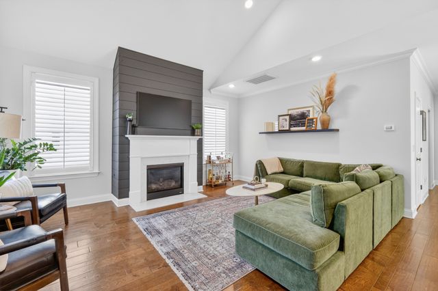 3213 Vinemont Dr, Thompsons Station, TN 37179