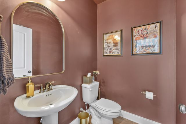 3213 Vinemont Dr, Thompsons Station, TN 37179