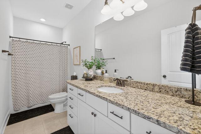 3213 Vinemont Dr, Thompsons Station, TN 37179