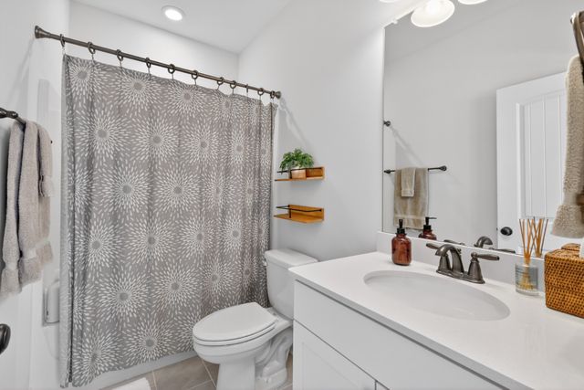 3213 Vinemont Dr, Thompsons Station, TN 37179