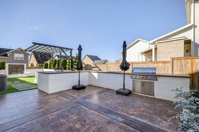 3213 Vinemont Dr, Thompsons Station, TN 37179