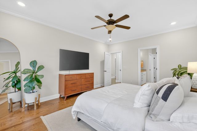 3213 Vinemont Dr, Thompsons Station, TN 37179