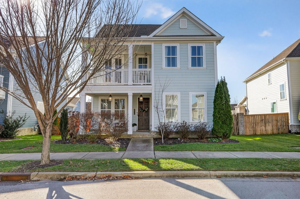 3213 Vinemont Dr, Thompsons Station, TN 37179