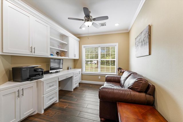 9025 Water Buck Lane, Conroe, TX 77303