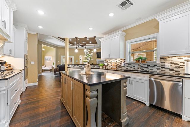 9025 Water Buck Lane, Conroe, TX 77303