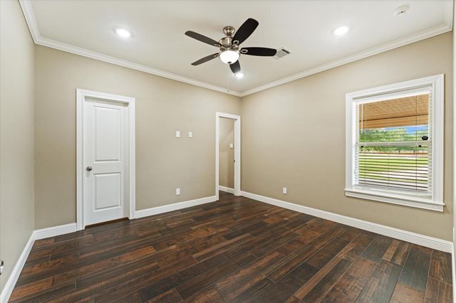 9025 Water Buck Lane, Conroe, TX 77303