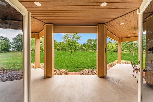 9025 Water Buck Lane, Conroe, TX 77303