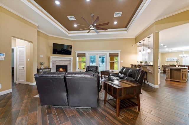9025 Water Buck Lane, Conroe, TX 77303