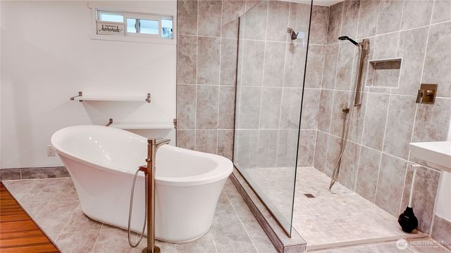 37702 27th Place, Federal Way, WA 98003