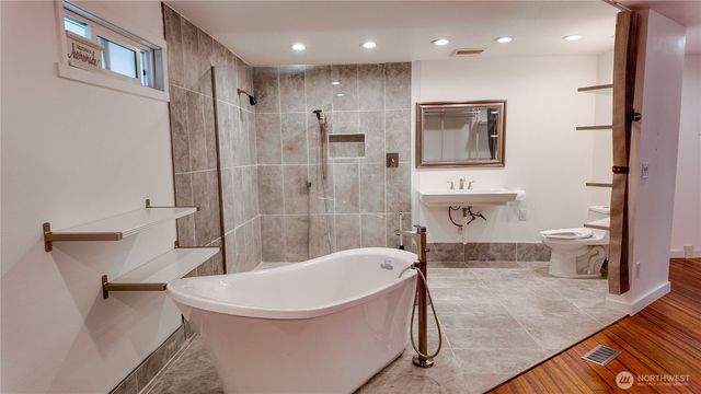 37702 27th Place, Federal Way, WA 98003