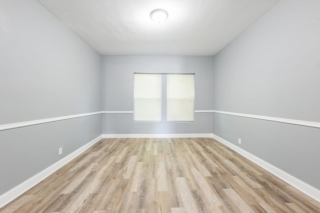 1310 E 72nd Street, Chicago, IL 60619