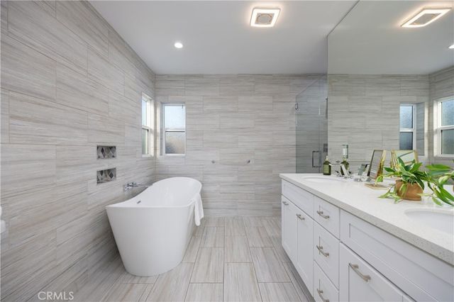 3833 Ocana Avenue, Long Beach, CA 90808