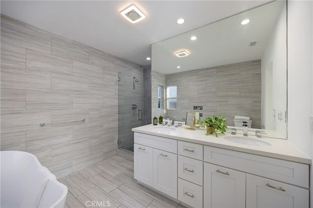 3833 Ocana Avenue, Long Beach, CA 90808