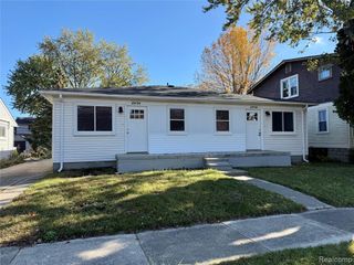 2932 Grayson Street, Fenton, MI 48220