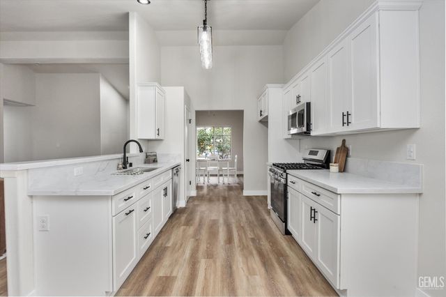 11714 Wrangler Drive, Bakersfield, CA 93314