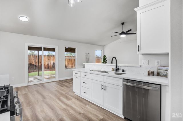 11714 Wrangler Drive, Bakersfield, CA 93314