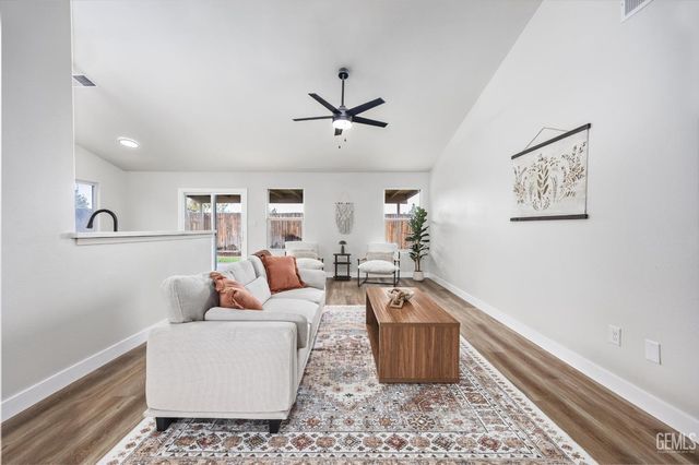 11714 Wrangler Drive, Bakersfield, CA 93314