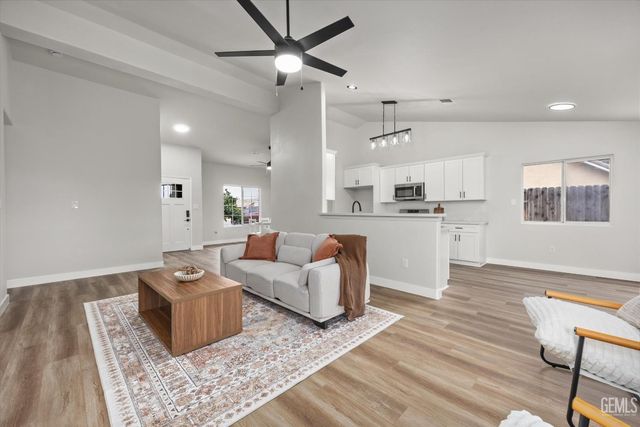 11714 Wrangler Drive, Bakersfield, CA 93314