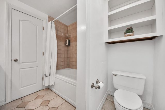 5711 Sugar Hill Drive 117, Houston, TX 77057