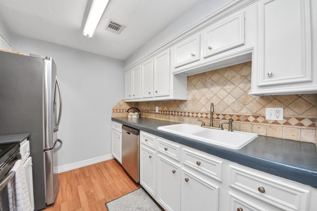 5711 Sugar Hill Drive 117, Houston, TX 77057