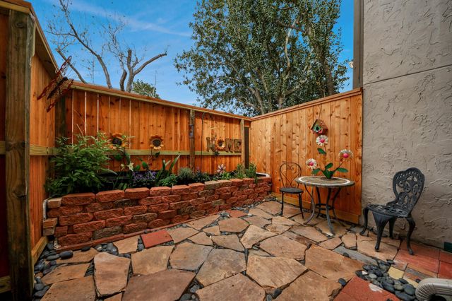 5711 Sugar Hill Drive 117, Houston, TX 77057