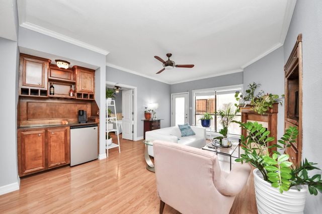 5711 Sugar Hill Drive 117, Houston, TX 77057