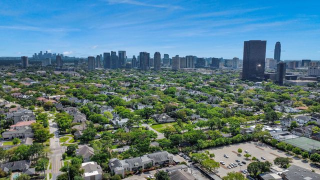 5711 Sugar Hill Drive 117, Houston, TX 77057