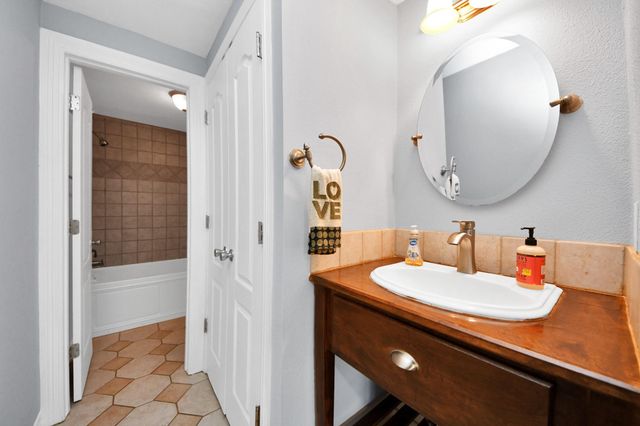 5711 Sugar Hill Drive 117, Houston, TX 77057