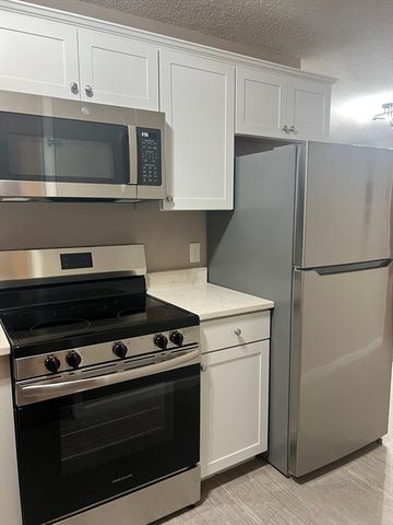 35 Prospect Street 102, Woburn, MA 01801