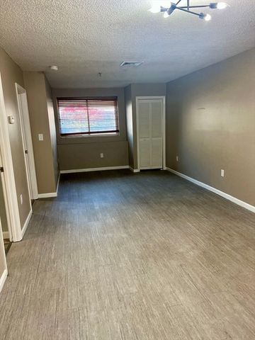 35 Prospect Street 102, Woburn, MA 01801