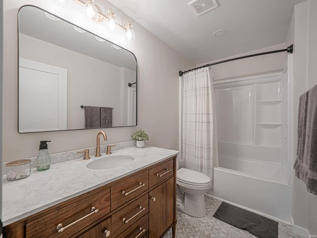 3700 Bullocktown Road, Boonville, IN 47601