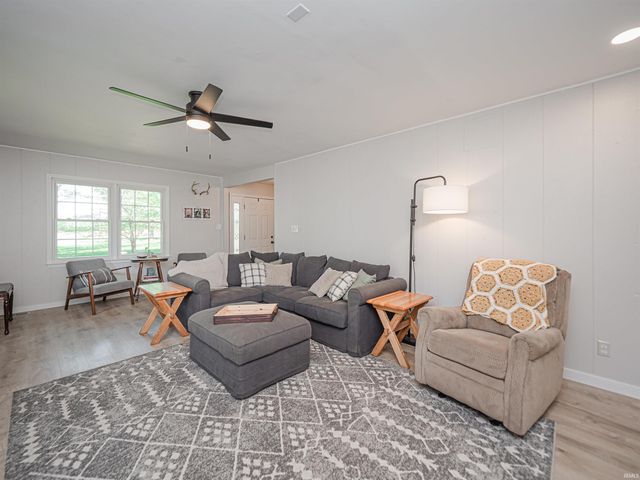 3700 Bullocktown Road, Boonville, IN 47601