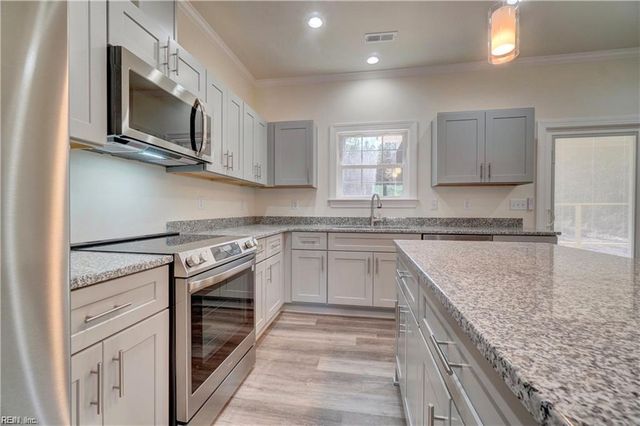 711 Orchard ST, Franklin, VA 23851