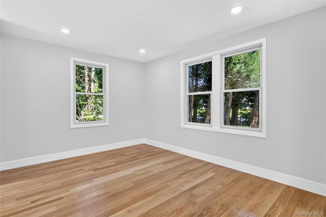 118 Willow Street, Roslyn Heights, NY 11577