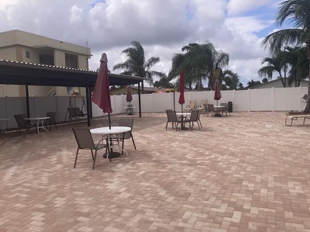 2845 E Crosley Dr Drive E D, West Palm Beach, FL 33415